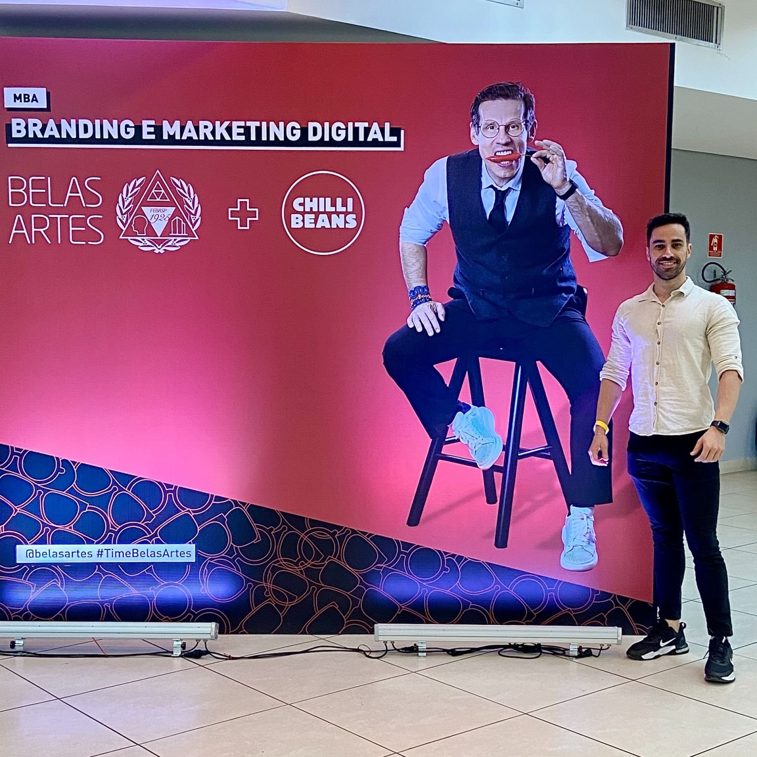 Jeff em palestra sobre branding e marketing digital com Caito Maia e Chilli Beans